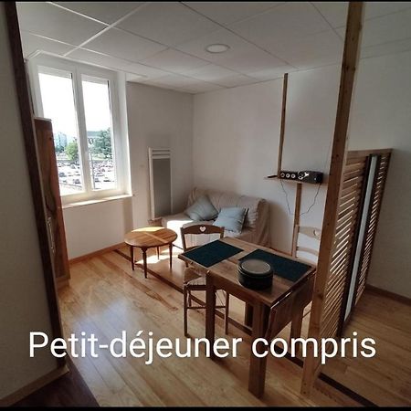 Studio Sympa Avec Petit Dejeuner Entre Canal Et Loire 罗阿纳 外观 照片
