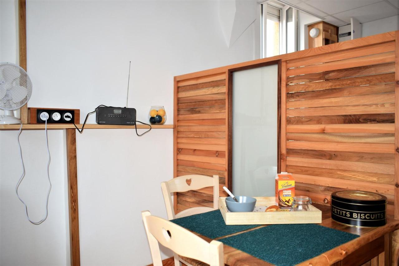 Studio Sympa Avec Petit Dejeuner Entre Canal Et Loire 罗阿纳 外观 照片